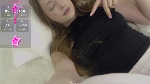 Adele  online USA time 11pm - 4am online show from March 15, 3:11 am