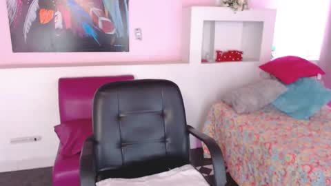 Snapshot of lunoox_ chatting on January 22, 3:51 pm LunoxLili online show from January 22, 3:51 pm