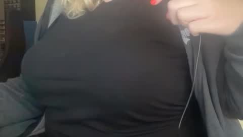 LunoviaXL online show from November 24, 10:36 am