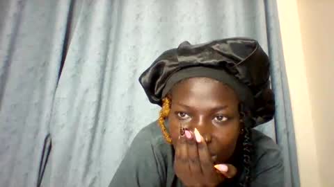 luo_queen online show from September 12, 4:42 pm