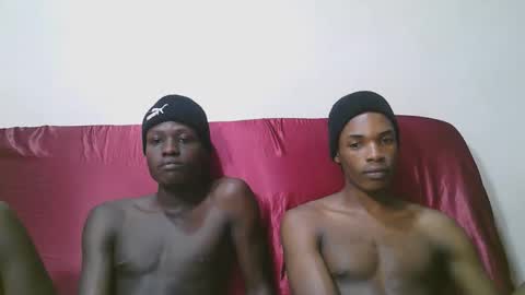 luoislove online show from March 29, 7:59 pm