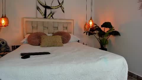 lupe and ostin online show from June 12, 2:54 am