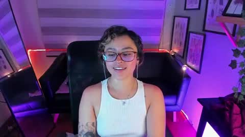 Luci   online show from May 11, 12:23 pm