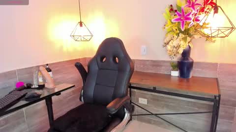 Lussie  online show from September 29, 11:53 am