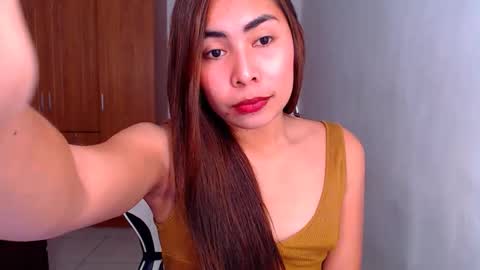 Kendra online show from April 7, 8:33 pm