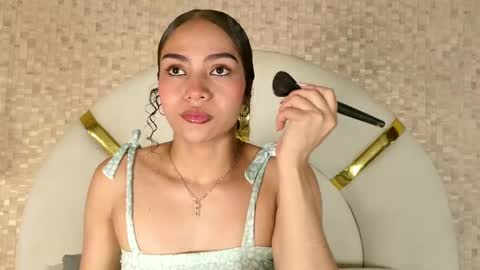 luucy_jonnes online show from September 17, 3:10 am