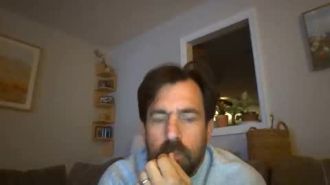 Luv2likslit online show from April 23, 8:55 am