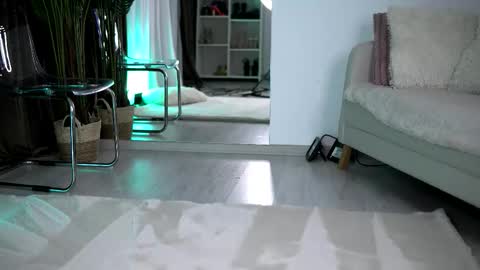 Caprice online show from December 17, 9:38 am