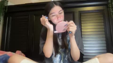 luvrxstarx online show from March 25, 12:06 am