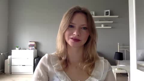 Snapshot of lux_millie chatting on September 19, 7:45 am Millie online show from September 19, 7:45 am