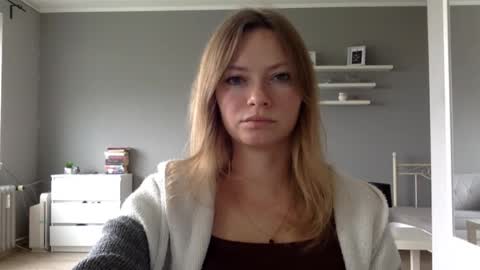 Snapshot of lux_millie chatting on September 14, 1:45 pm Millie online show from September 14, 1:45 pm