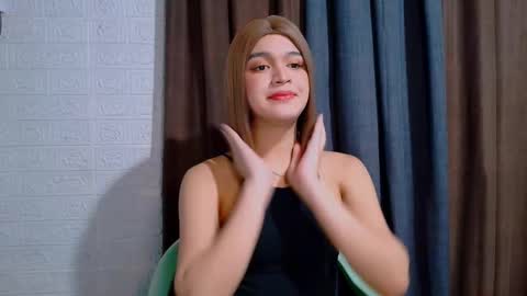 queen lux online show from March 12, 1:04 pm