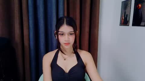 queen lux online show from July 24, 5:37 am