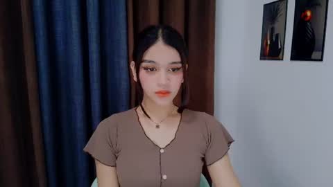 queen lux online show from July 13, 12:36 am
