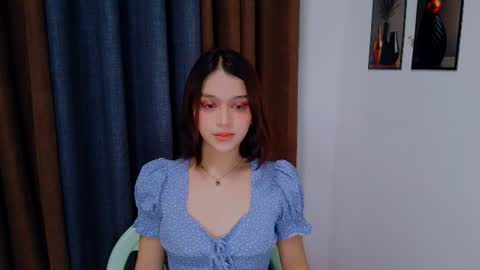 queen lux online show from July 8, 10:29 am