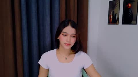 queen lux online show from June 26, 9:48 am