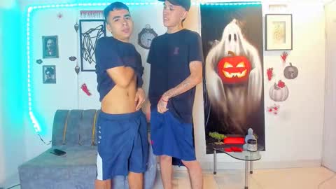 Snapshot of luxhousexx chatting on October 14, 4:04 am Jackson and Matt online show from October 14, 4:04 am