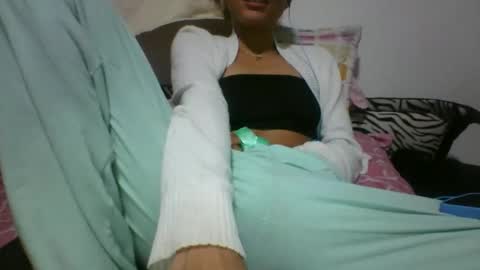 luxi_111 online show from April 18, 12:56 am