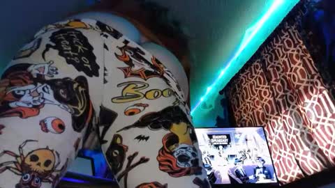 luxuriousuburbawife online show from October 28, 2:51 pm