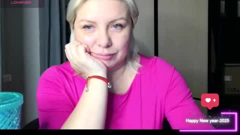 Luxury White online show from February 12, 5:58 pm