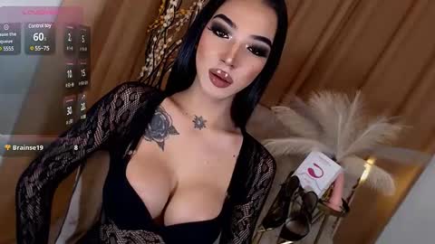 Snapshot of luxywilson chatting on February 3, 5:51 am luxy online show from February 3, 5:51 am