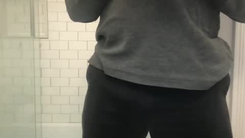 lvguynextdoor440656 online show from March 19, 1:22 am