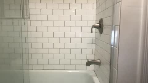 lvguynextdoor440656 online show from February 27, 2:04 am