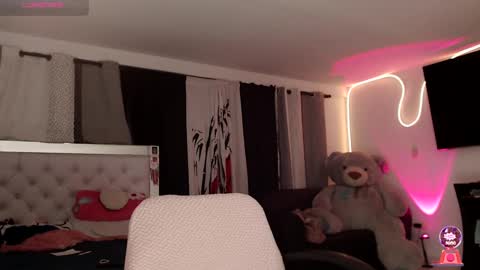 Lyann  online show from March 5, 5:29 am