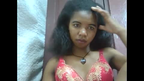 Snapshot of lydialarin chatting on March 12, 3:35 am Lydiah online show from March 12, 3:35 am