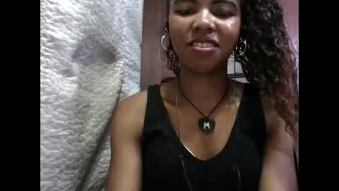 Snapshot of lydialarin chatting on September 17, 7:39 pm Lydiah online show from September 17, 7:39 pm