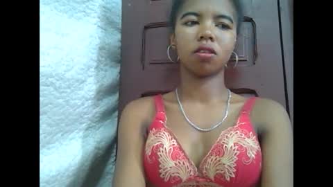 Snapshot of lydialarin chatting on February 24, 7:33 am Lydiah online show from February 24, 7:33 am