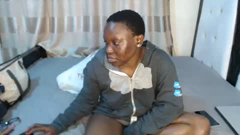 lyiajee online show from November 4, 9:32 am