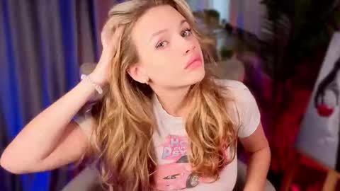 simply Eliza  online show from September 26, 10:01 am