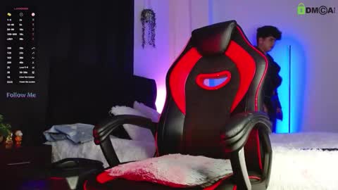 Lyle Bennett Freelance Model online show from October 13, 11:34 am