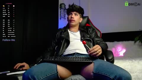 Snapshot of lylebennett_ chatting on September 13, 12:40 pm Lyle Bennett Freelance Model online show from September 13, 12:40 pm