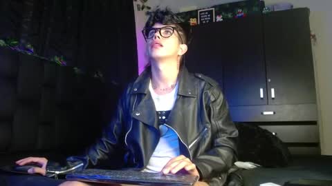 Snapshot of lylebennett_ chatting on January 20, 11:13 am Lyle Bennett Freelance Model online show from January 20, 11:13 am