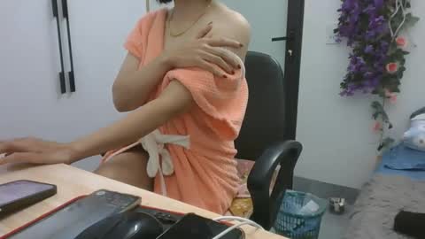 lyli_99 online show from November 20, 4:22 am