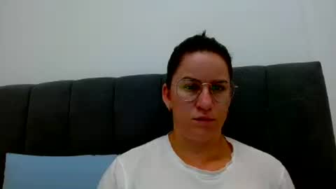 lylu739281 online show from June 26, 7:08 pm