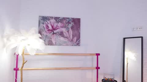 Lyly   online show from February 17, 5:25 am