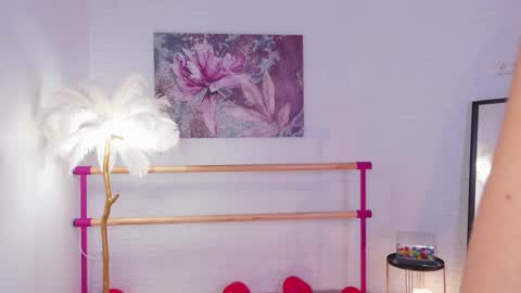 Lyly   online show from February 21, 9:56 am