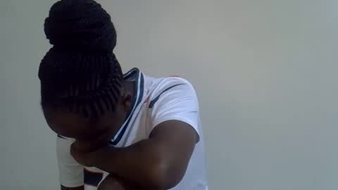 lyn_anna online show from April 6, 6:36 am