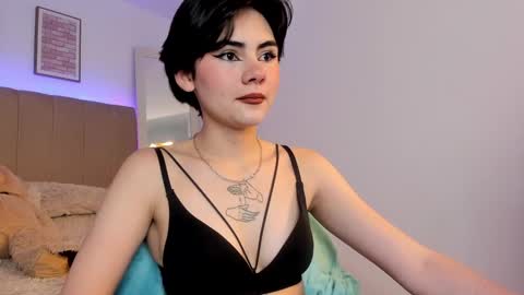 Lyn online show from January 9, 1:02 pm