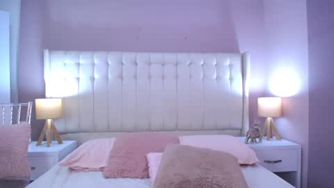 Lyn online show from February 26, 2:16 pm