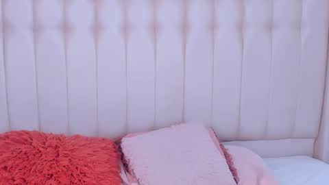 Lyn online show from October 18, 12:09 pm