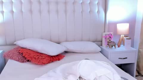 Lyn online show from January 12, 11:17 am