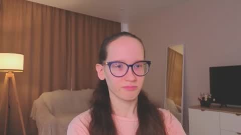 Sara online show from June 10, 4:28 pm