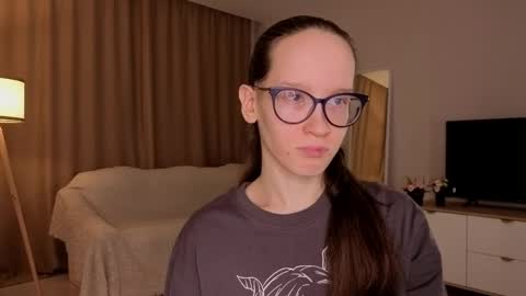 Sara online show from April 11, 4:11 pm