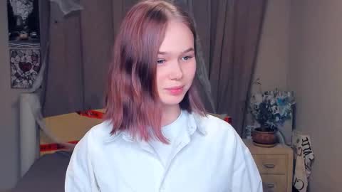 Cozy Lynns room online show from November 17, 8:39 am