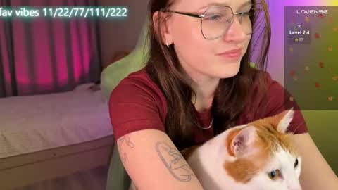 lynne_dawson online show from October 13, 5:59 pm