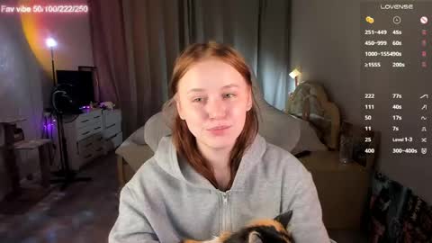 lynne_dawson online show from April 16, 9:39 pm